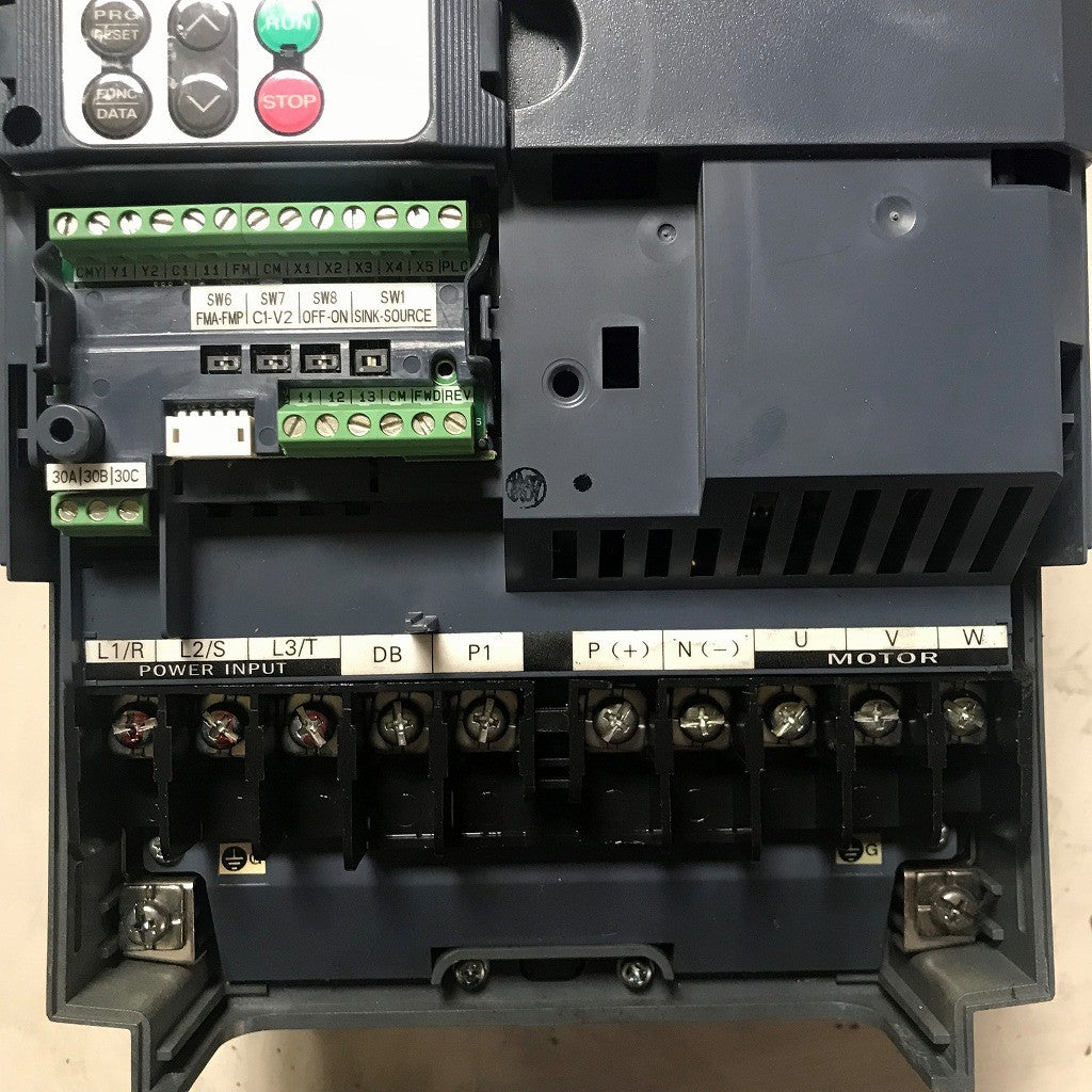富士電機 インバータ FRN7.5E1S-4J 400V 7.5KW