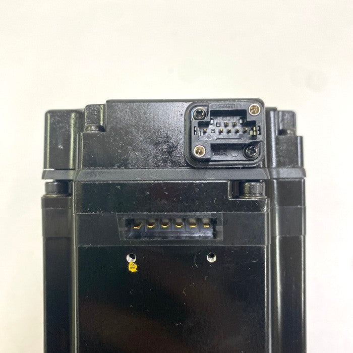 安川電機 サーボモータ SGMAS-08A2A-FJ21