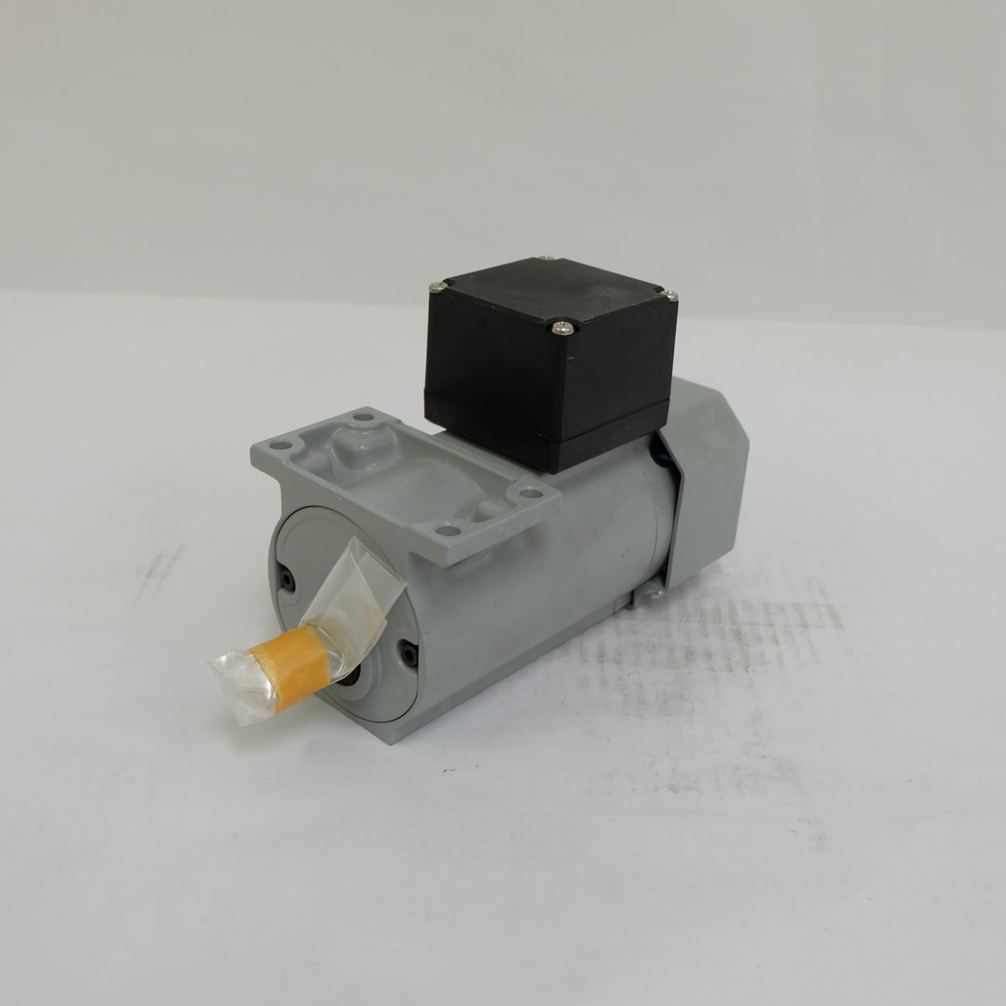 日精工業 【電気機器】モーター GLMN-12-40-T40CXT6 40ジクタンM5X12L
