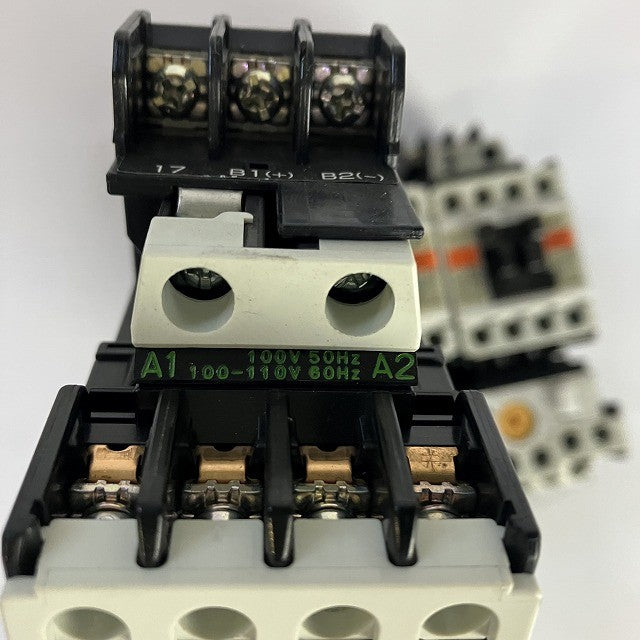 富士電機 電磁接触器 SC-03(コイル電圧100V)とサーマルリレー TK-0N 3個セット