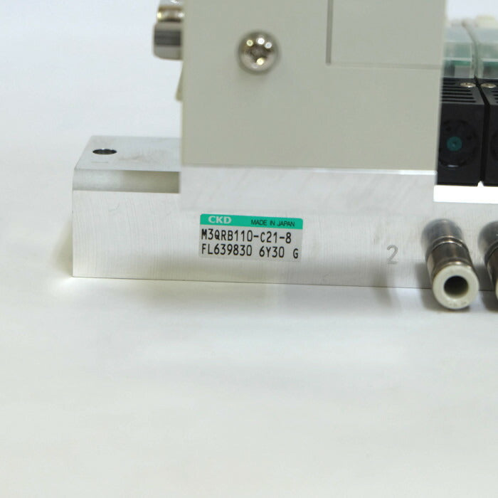 CKD日機電装 マニホールドバルブ8連 M3QRB110-M5-C21-8-FL639830-3