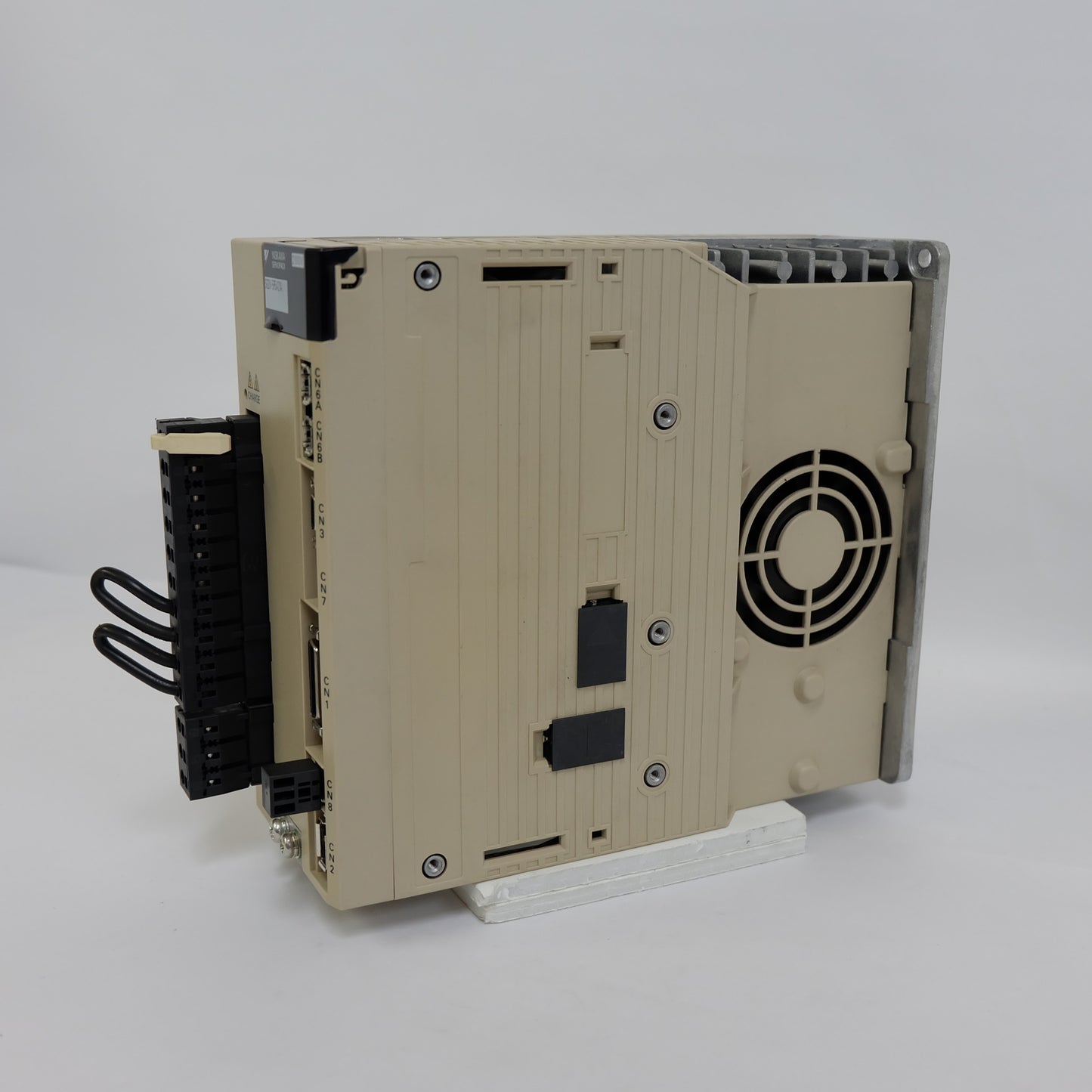 安川電機 サーボパック SGD7S-5R5A21A
