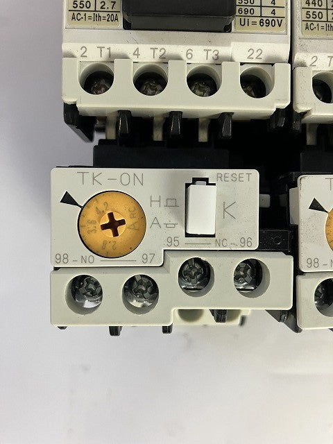 富士電機 電磁接触器 SC-03(コイル電圧100V)とサーマルリレー TK-0N 3個セット