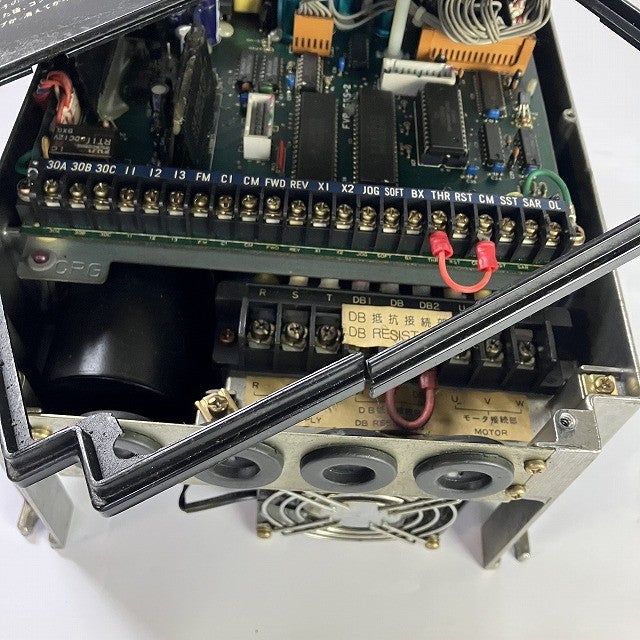 富士電機 インバータ FVR037G5S-2