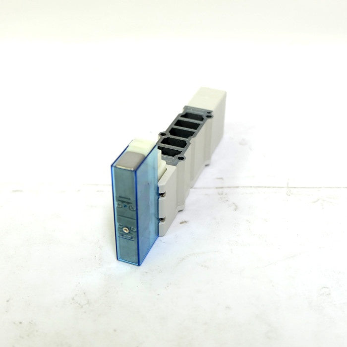 SMC　５ポート　ソレノイドバルブ プラグイン ベース配管形　SY7500-5NZ1-NA