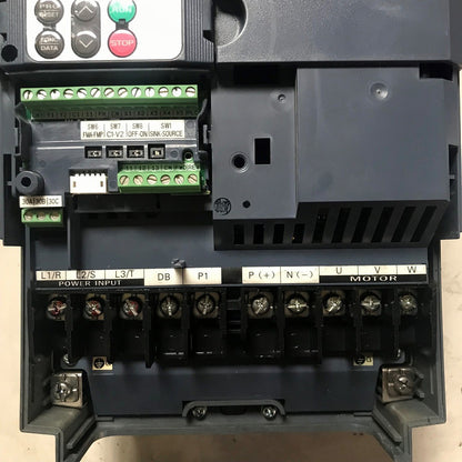 富士電機　インバータ　FRN7.5E1S-4J　400V　7.5KW