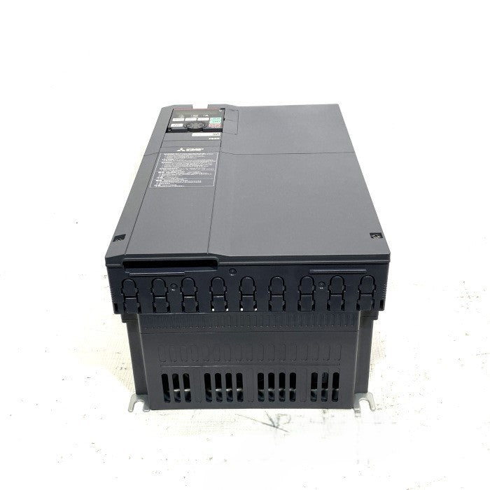 三菱電機　インバーター　FR-F820-22K-1