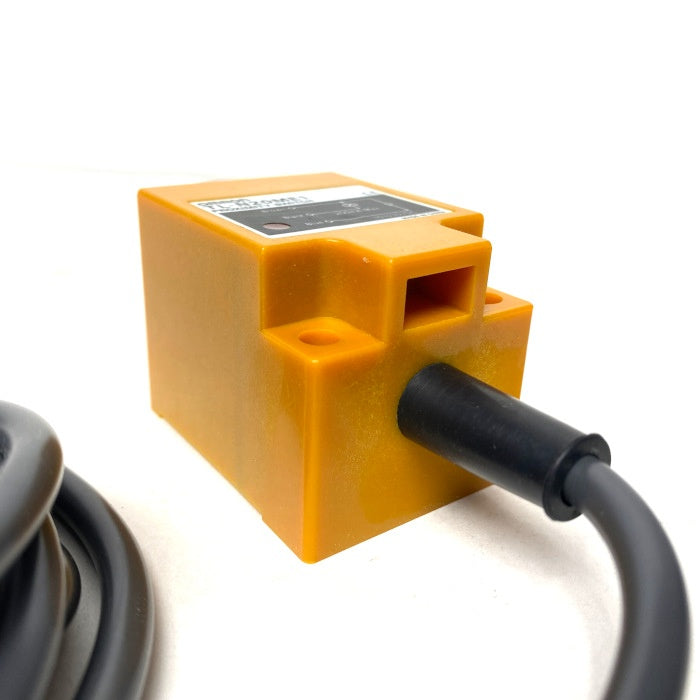 オムロン　近接スイッチ　TL-N20ME1