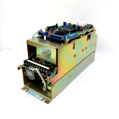 YASKAWA　サーボアンプ　CACR-SR09TZ0SM