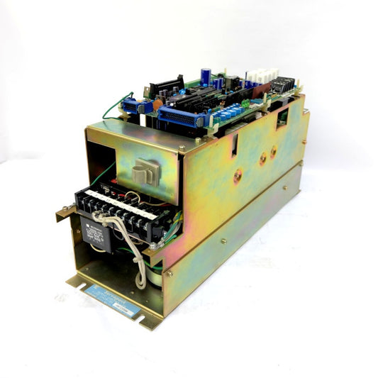 YASKAWA　サーボアンプ　CACR-SR09TZ0SM