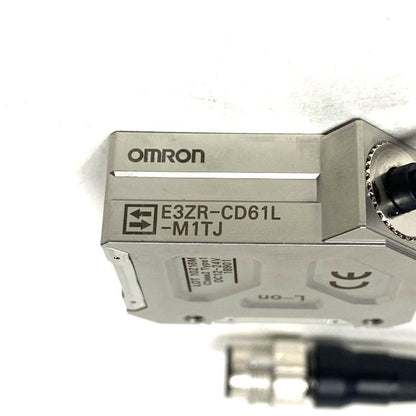 オムロン　光電スイッチ　E3ZR-CD61L-M1TJ 0.3m