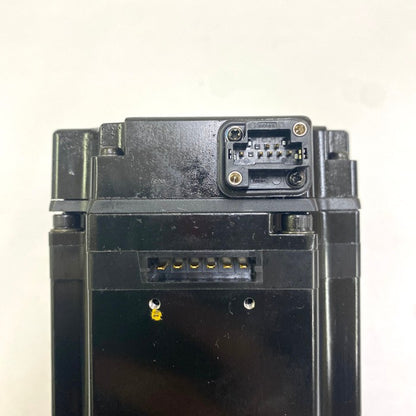 安川電機　サーボモータ　SGMAS-08A2A-FJ21