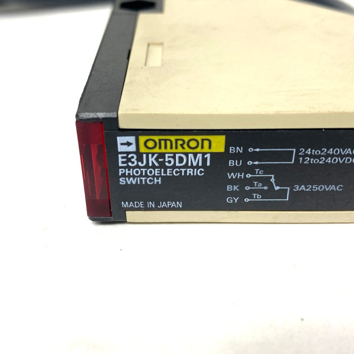 オムロン　光電スイッチ　E3JK-5DM1