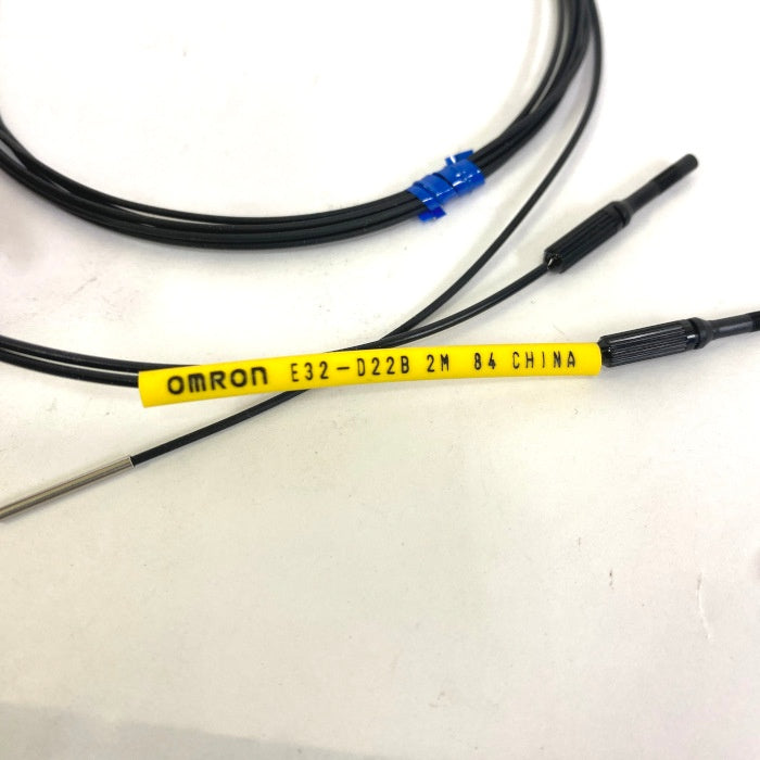 オムロン　ファイバーユニット 　E32-D22B 2M