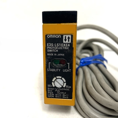 オムロン　光電スイッチ　E3S-LS10XE4