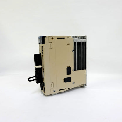安川電機　サーボパック　SGD7S-1R6A20A
