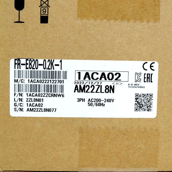 三菱電機　インバーター　FR-E820-0.2K-1