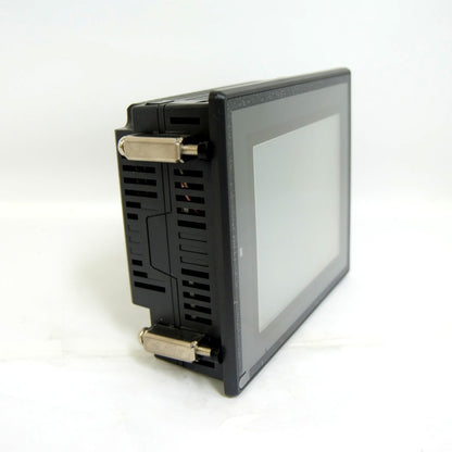 キーエンス　5型 QVGA STNモノクロ タッチパネル DC電源タイプ　VT3-Q5M