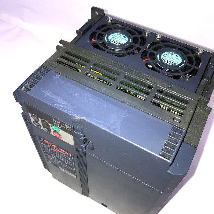 富士電機　インバータ　FRN7.5E1S-4J