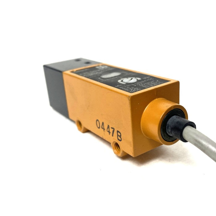 オムロン　光電センサー　E3S-DS30E42