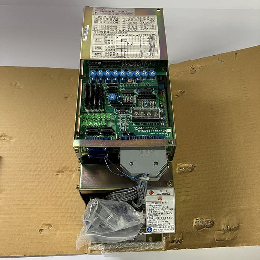 YASKAWA　安川電機　サーボパック　CACR-SR03TB5BM
