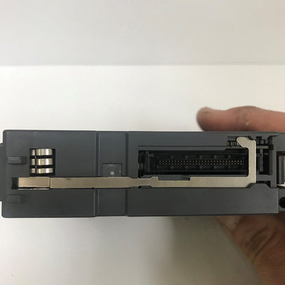三菱電機　MELSECシリーズ　トランジスタ出力ユニット（シンクタイプ） QY42P