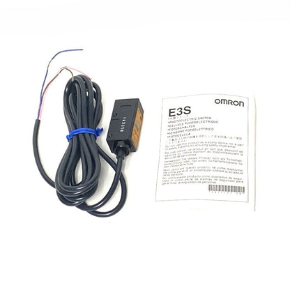 オムロン　光電スイッチ　E3S-2LE4