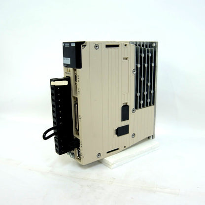 安川電機　Σ-Vシリーズ アナログ電圧・パルス列指令形サーボパック　SGDV-1R6A01A