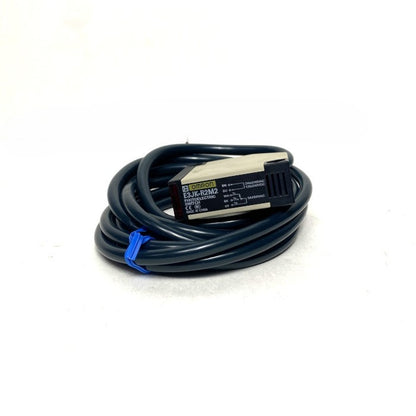 オムロン　光電スイッチ　E3JK-R2M2