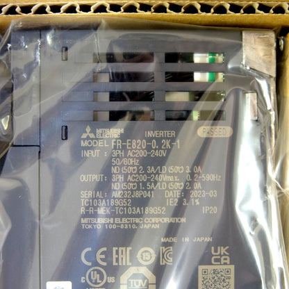 三菱電機　インバーター　FR-E820-0.2K-1