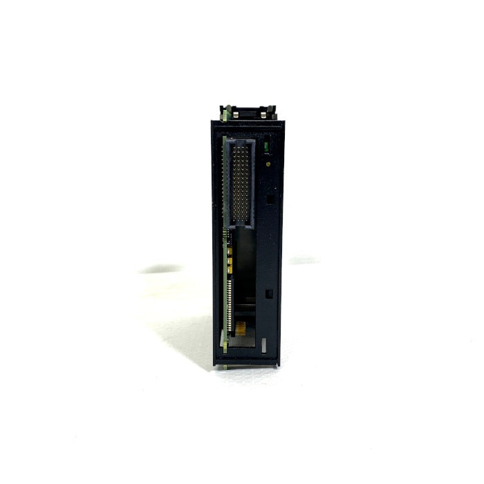 Allen-Bradley　コントローラー　1756-M08SE/B