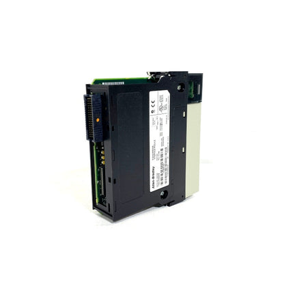 Allen-Bradley　コントローラー　1756-M08SE/B