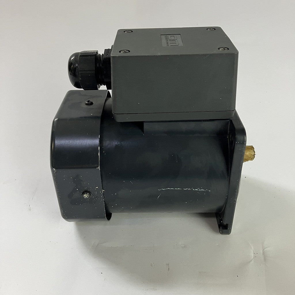 オリエンタルモータ　モーター　5RK60GU-CWT　小傷あり