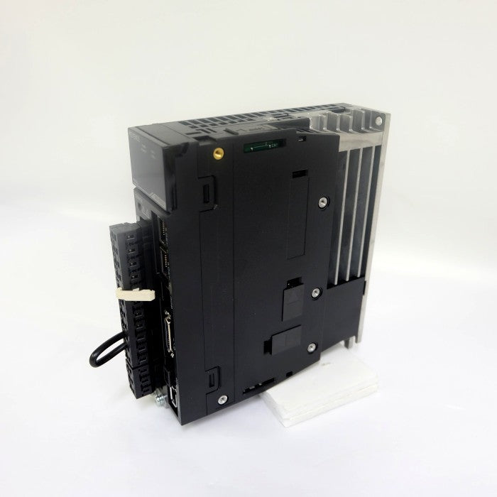 キーエンス　ACサーボシステム　SV-010L2