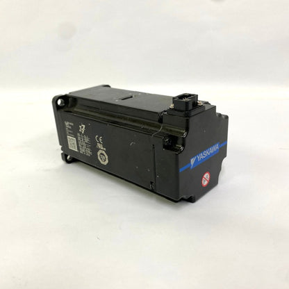 安川電機　回転型サーボモータ　SGM7J-04A7A2C