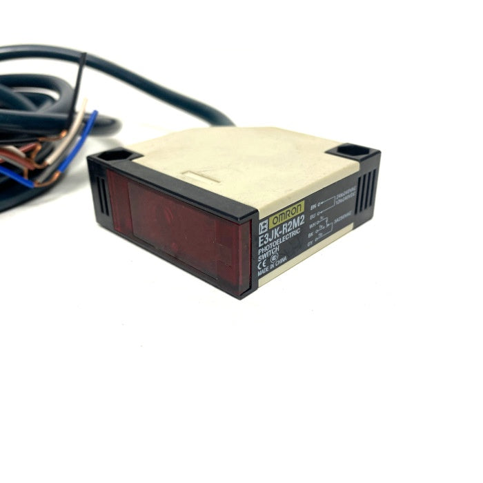 オムロン　光電スイッチ　E3JK-R2M2