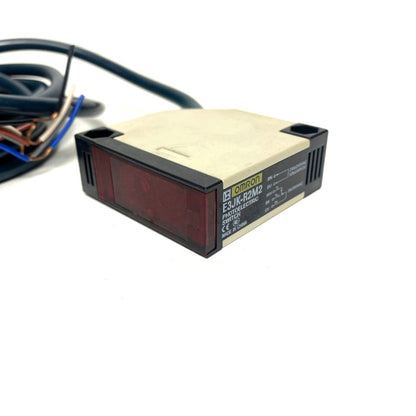 オムロン　光電スイッチ　E3JK-R2M2