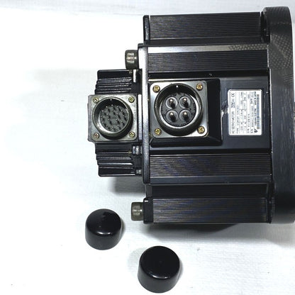 安川電機　サーボモーター　SGMGH-12ACB21
