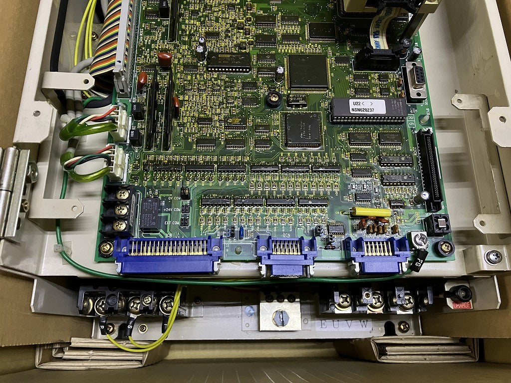 Yaskawa　インバータ　VARISPEED　626VM3　CIMR-VMW20110B