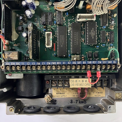 富士電機　インバータ　FVR037G5S-2