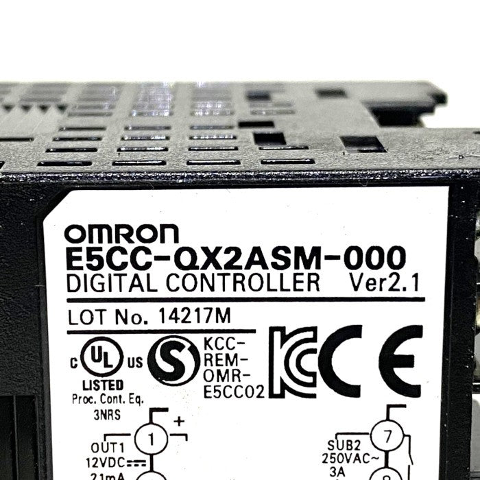 オムロン　温度調節器　E5CC-QX2ASM-000