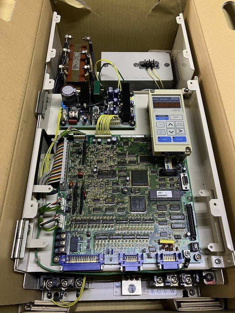 Yaskawa　インバータ　VARISPEED　626VM3　CIMR-VMW20110B