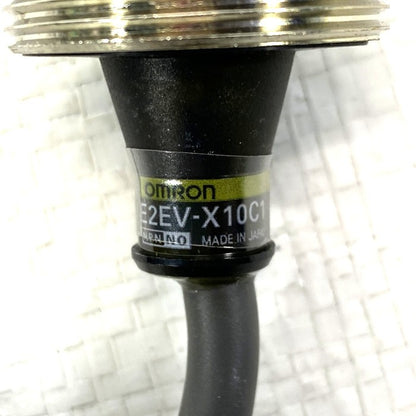 オムロン　近接センサー　E2EV-X10C1