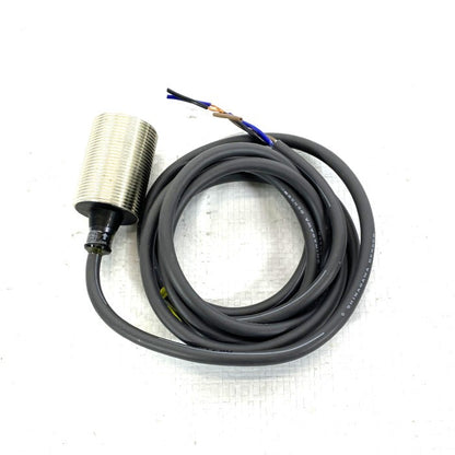 オムロン　近接センサー　E2EV-X10C1