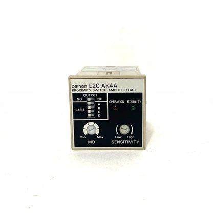 オムロン　センサーアンプ　E2C-AK4A