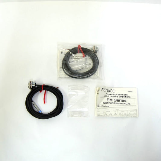 キーエンス　近接SW　EM-014　２個セット
