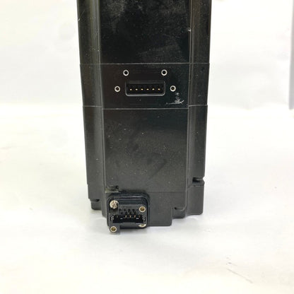 安川電機　回転型サーボモータ　SGM7J-04A7A2C