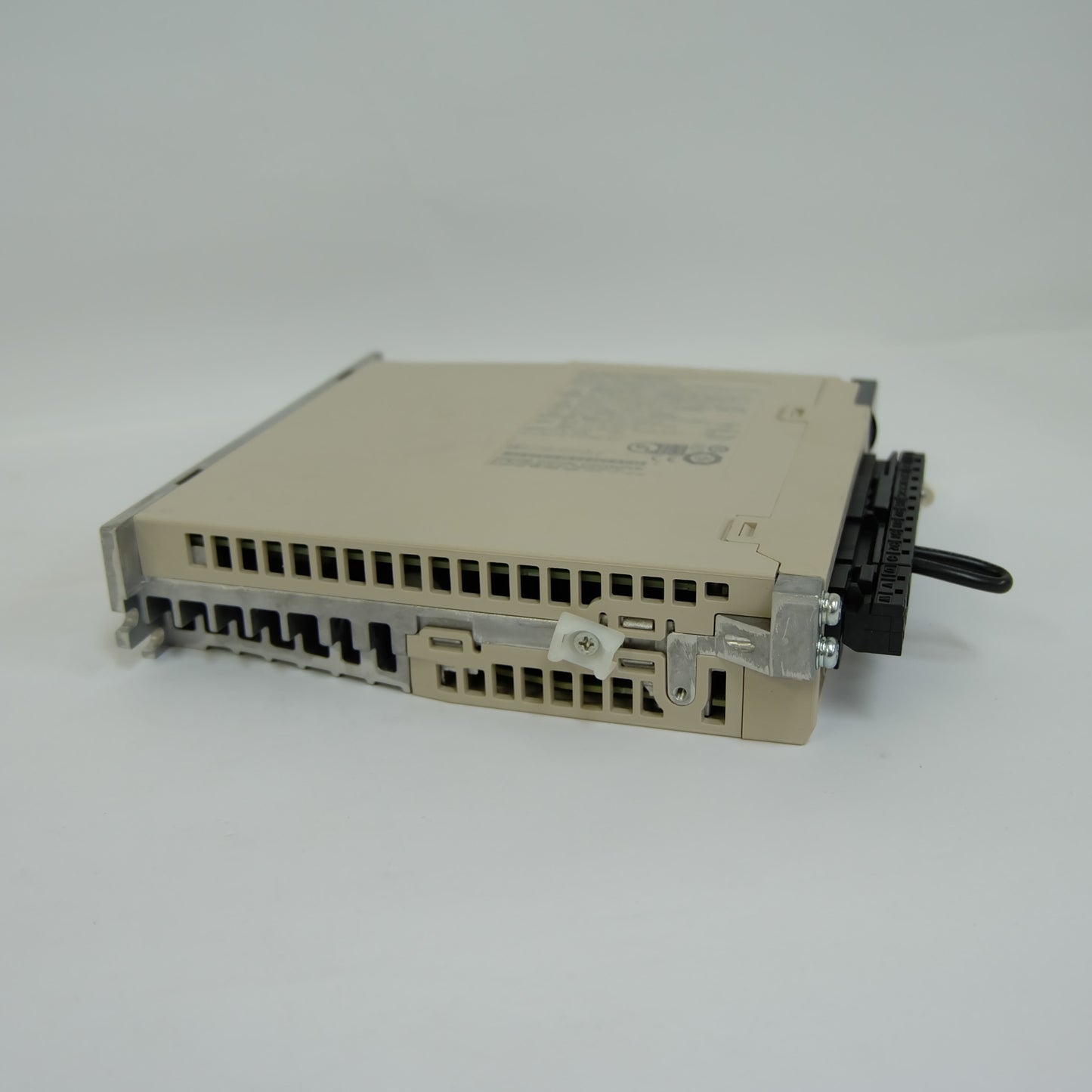 安川電機　サーボパック　SGD7S-2R8A00A