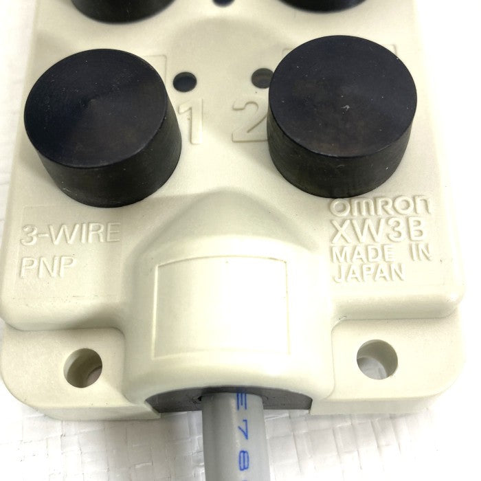 オムロン　コネクタ中継ボックス　XW3B