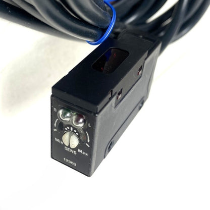 オムロン　光電スイッチ　E3S-AR61